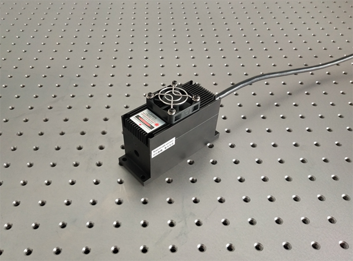 976nm 1000mW IR Semiconductor Laser TEM00 Lab Laser System For Scientific Research - Click Image to Close